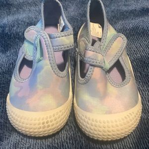 Size a 8 cat and jack shoes